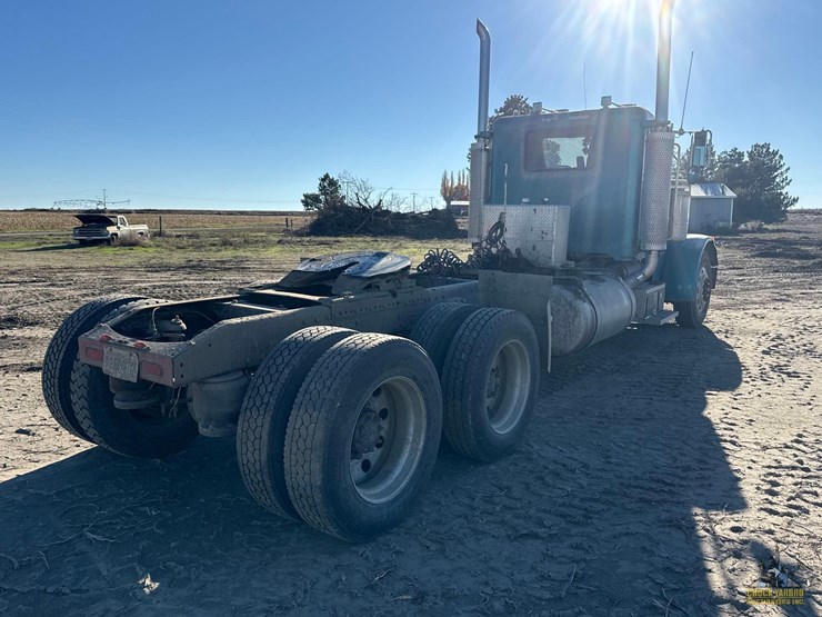 1996-peterbilt-379-image-5