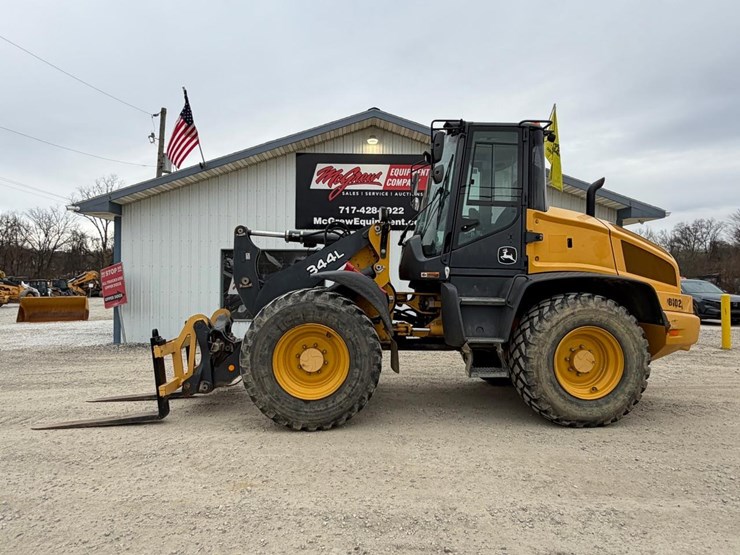 2020-deere-344l-image-1