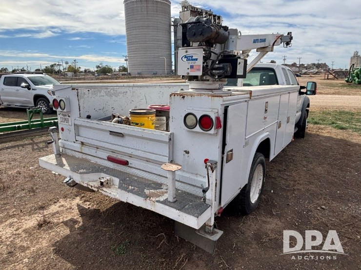 2011-ford-f550-image-10