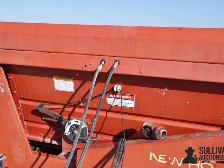 new-holland-195-image-13