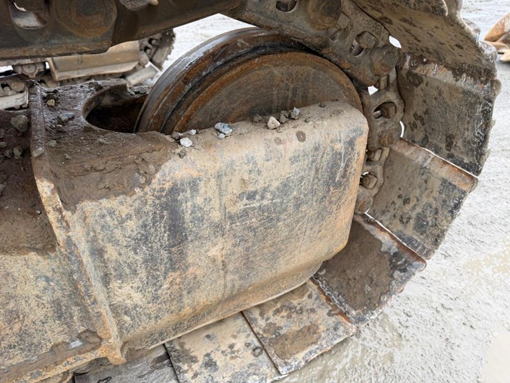 case-cx160b-image-25