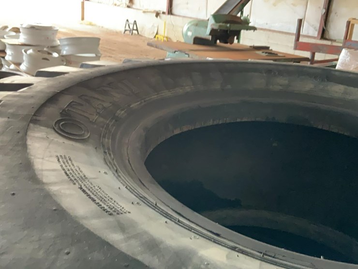 #517-•-loader-tires-image-5