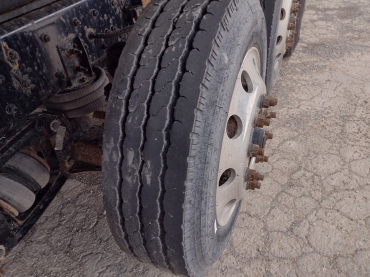 freightliner-122sd-image-28