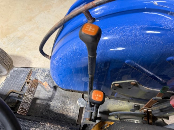 new-holland-tb110-image-21