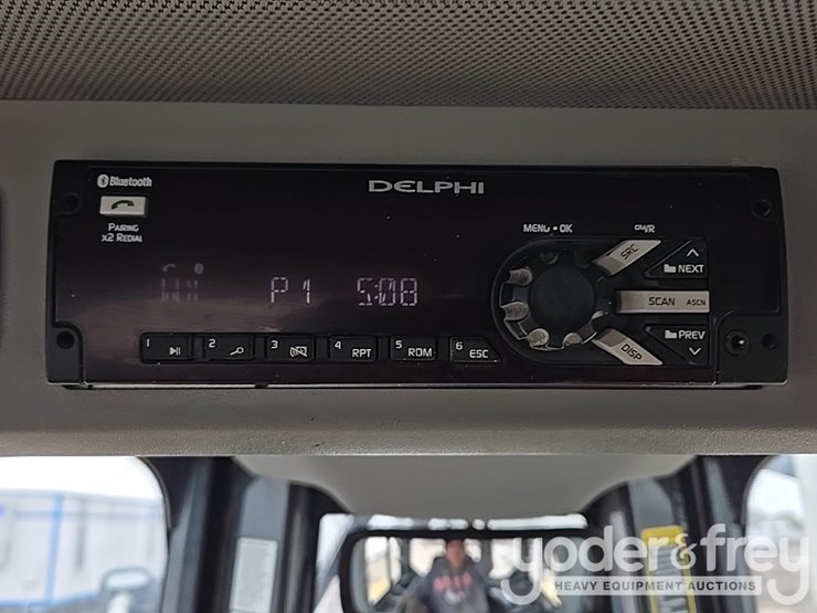 2019-deere-850l-lgp-image-157