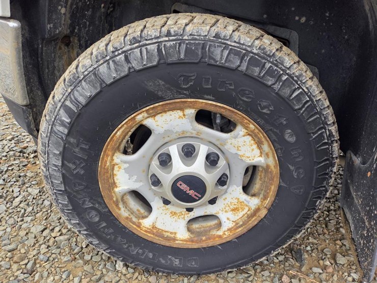 2011-gmc-2500-image-60