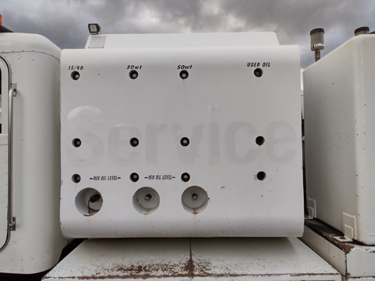 peterbilt-365-image-29