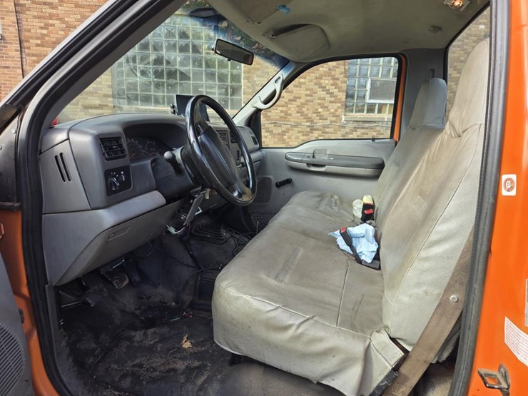 ford-f550-xl-image-43