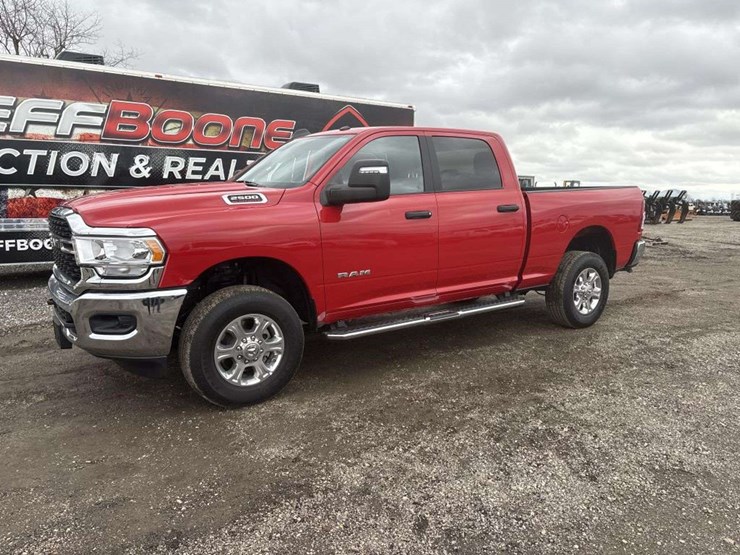 2024-ram-2500-big-horn-image-1