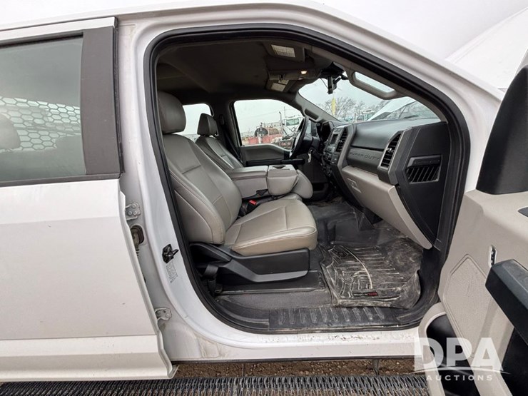 ford-f550-xl-image-58