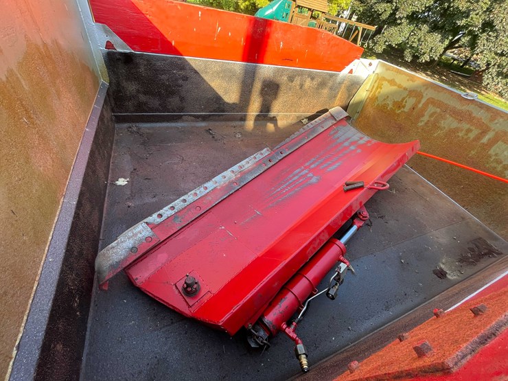 international-4900-image-107