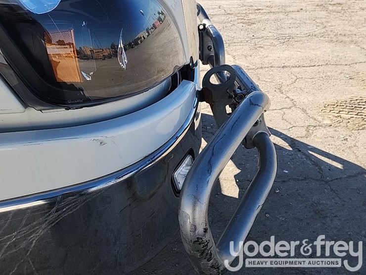 2018-freightliner-cascadia-125-image-39