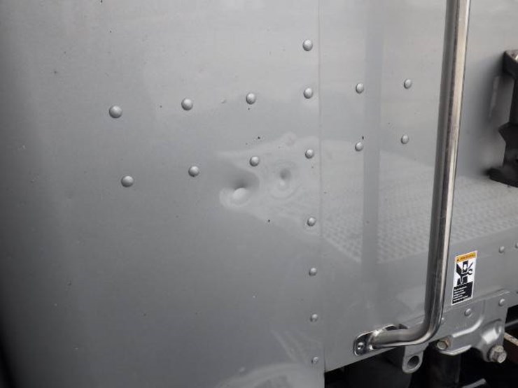 peterbilt-579-image-19