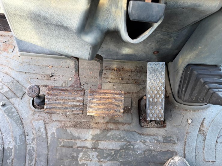 caterpillar-420d-image-38