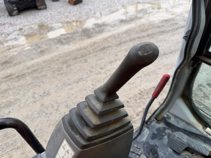 kobelco-sk160-image-34