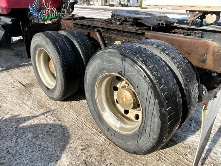 2005-kenworth-t800-image-13