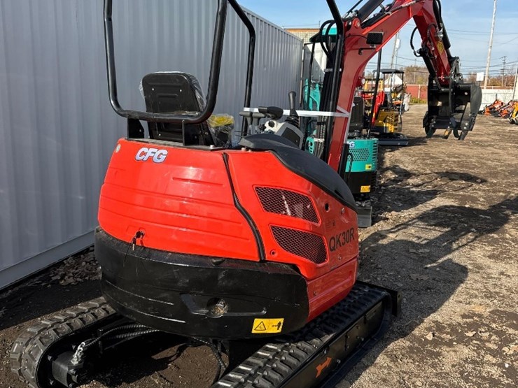 new-cfg-industry-co-mini-excavator-model-qk30r-image-8