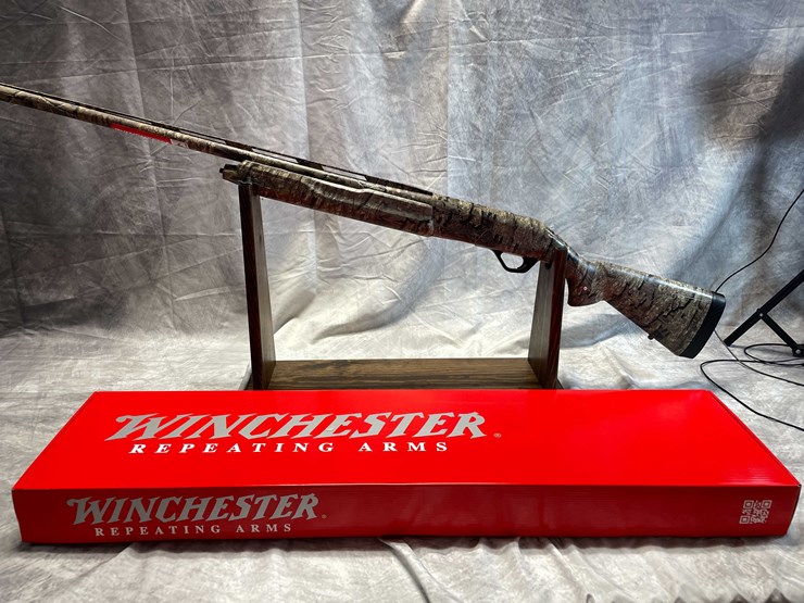 #2387-•-winchester-s-x-4-12-ga.-semi-auto-shotgun,-sn:-pt19454yw11k-image-21