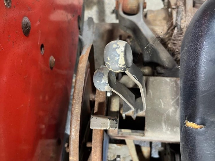 massey-ferguson-265-image-32