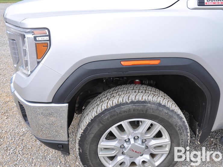 2022-gmc-sierra-2500-image-9