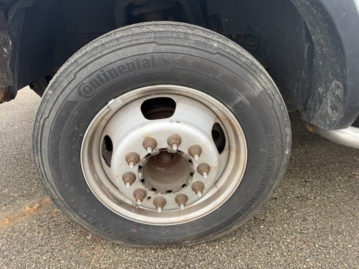 #1830-•-2015-ram-5500-4x4-service-truck-image-42