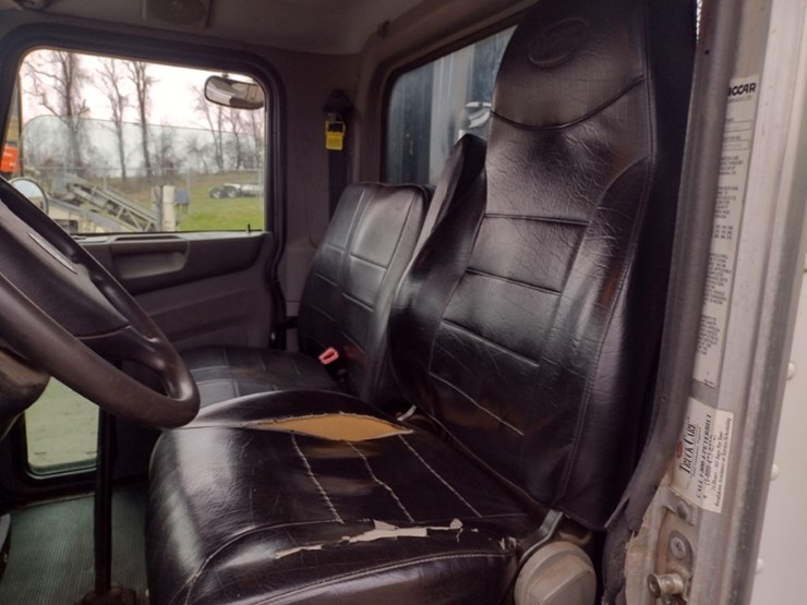 peterbilt-337-image-14