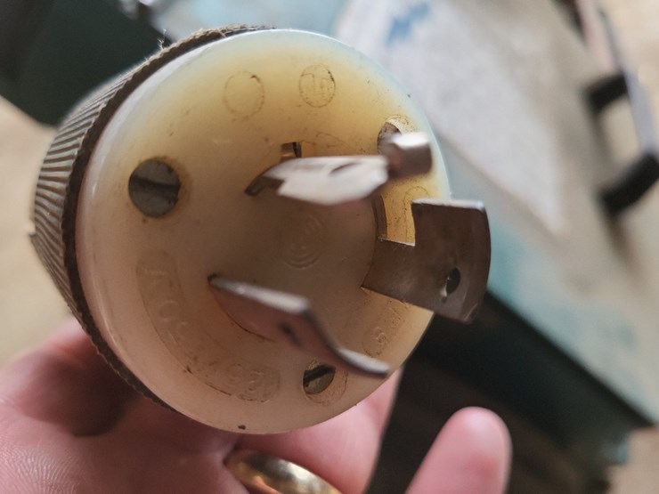 grizzley-69744--band-saw-on-wheels-w/coolant-image-9