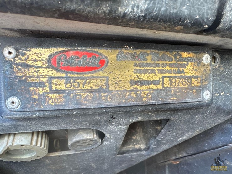 peterbilt-357-image-33