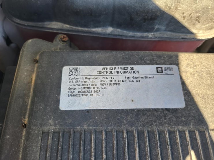 2017-chevrolet-2500-image-36