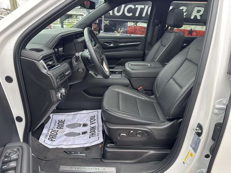 2023-gmc-yukon-denali-image-16