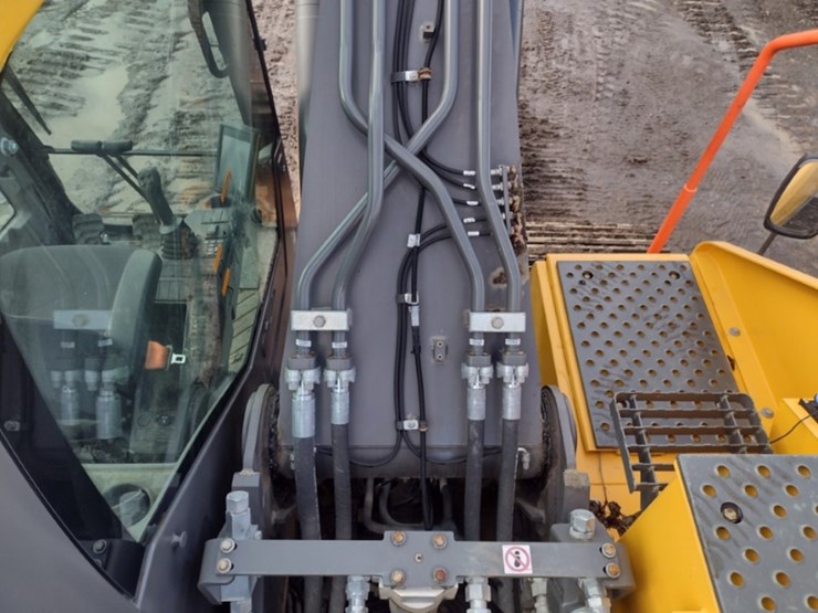 volvo-ec220e-lr-image-47