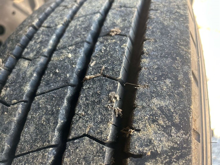 2007-freightliner-mt55-image-9