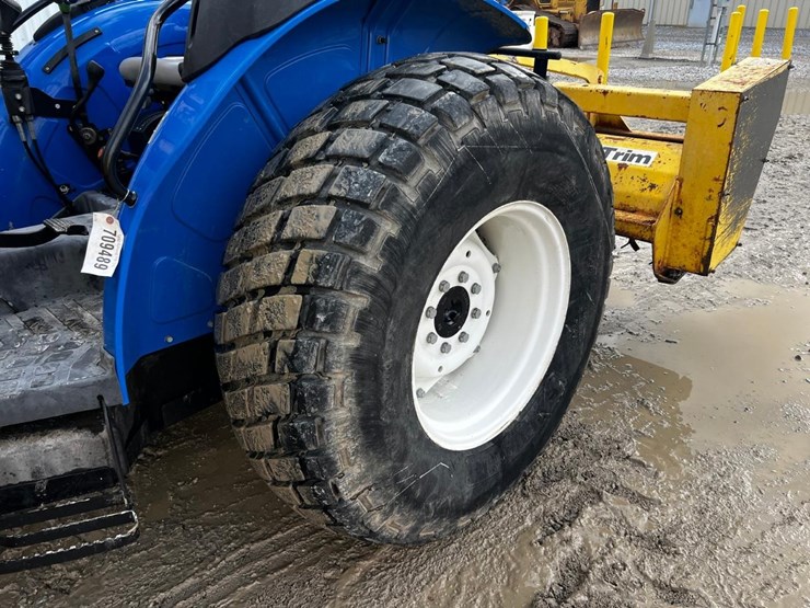 new-holland-tn70a-image-12