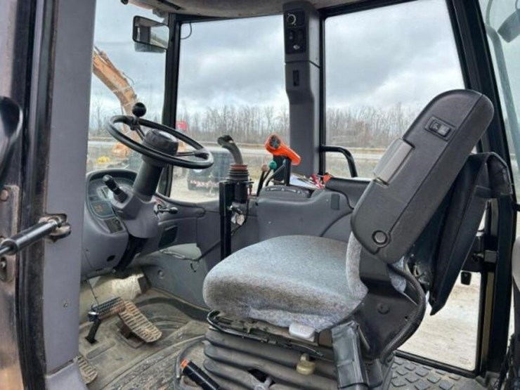 2008-new-holland-tv145-image-20