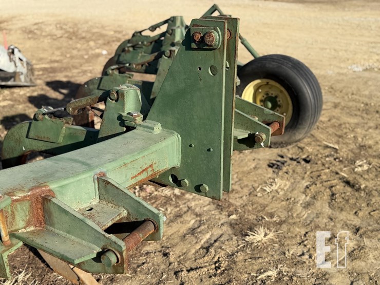 john-deere-7-image-15