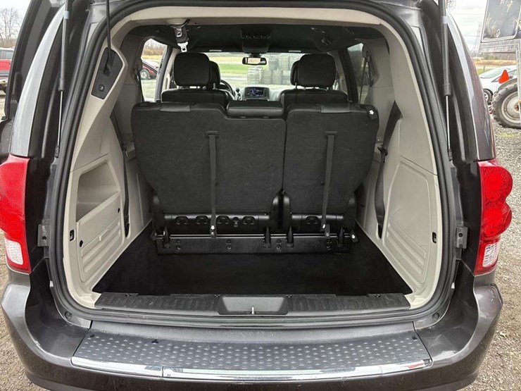 2019-dodge-grand-caravan-image-16