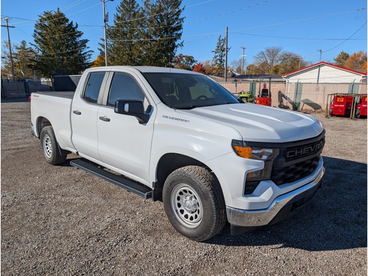 2022-chevrolet-1500-image-3