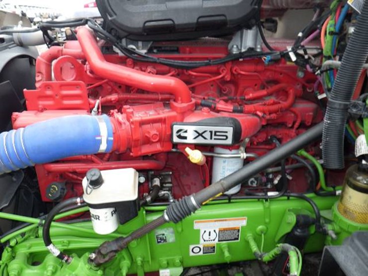 peterbilt-579-image-24