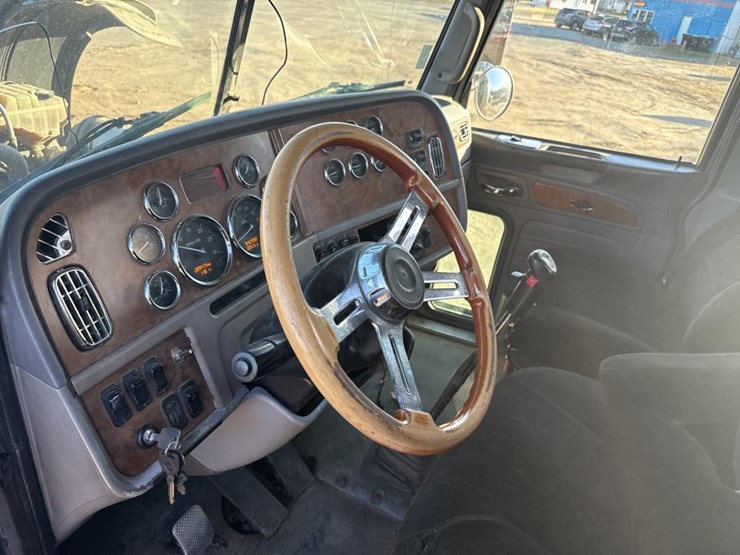 2008-peterbilt-388-image-20