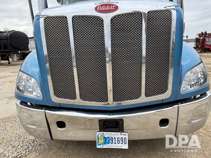 peterbilt-579-image-18