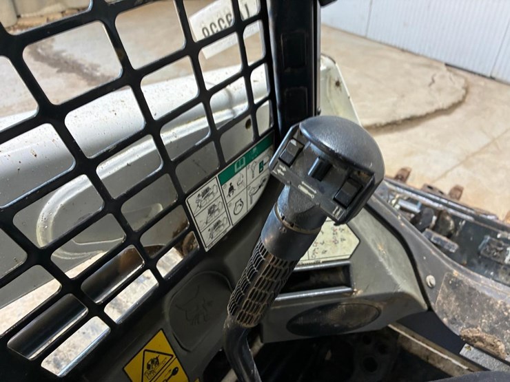 2022-bobcat-t550-image-24