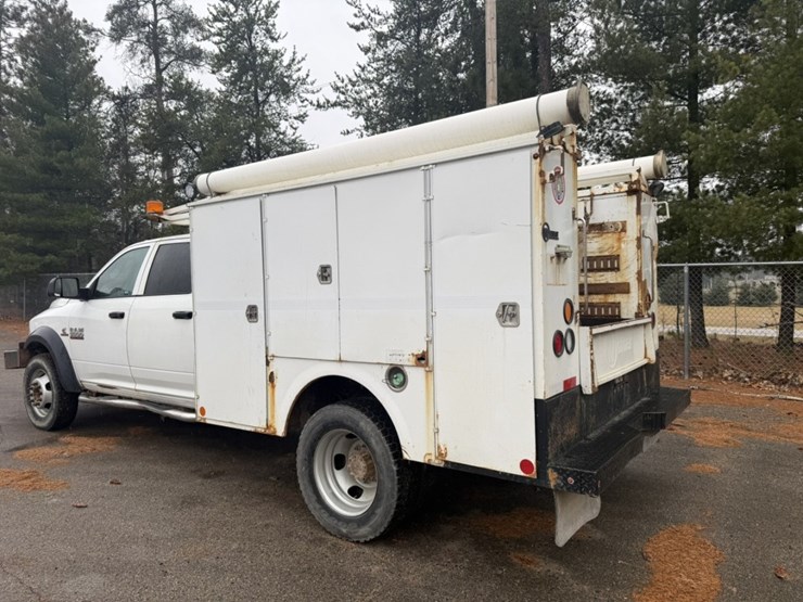 #1840-•-2013-ram-5500-4x4-service-truck-image-4