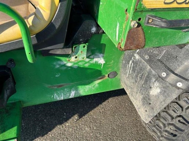 john-deere-gator-image-40