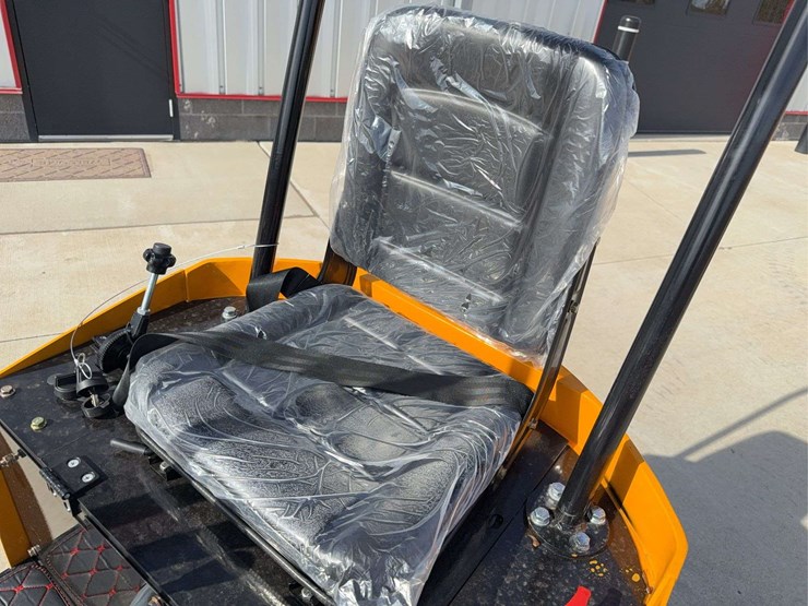 2025-miva-va13-mini-excavator-image-11