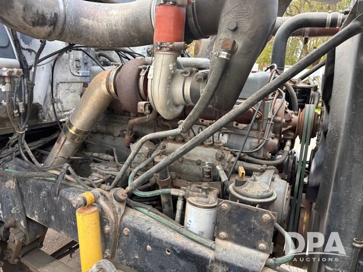 1985-mack-r686st-image-29