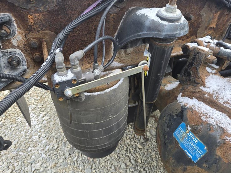 2013-kenworth-t660-image-22