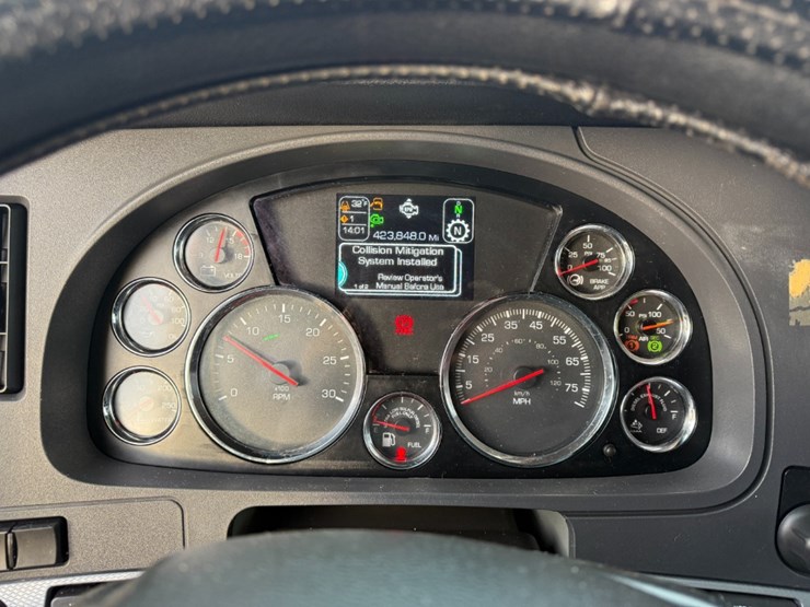 2020-kenworth-t680-image-22