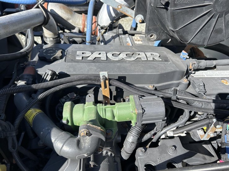 2017-peterbilt-337-image-80