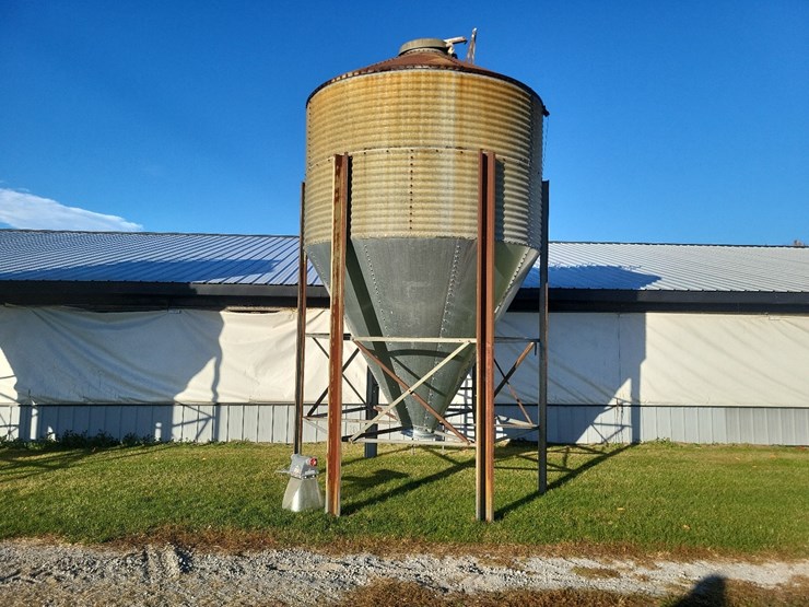 brock-12-ton-feed-bin-w/boot---bin-#6-image-2