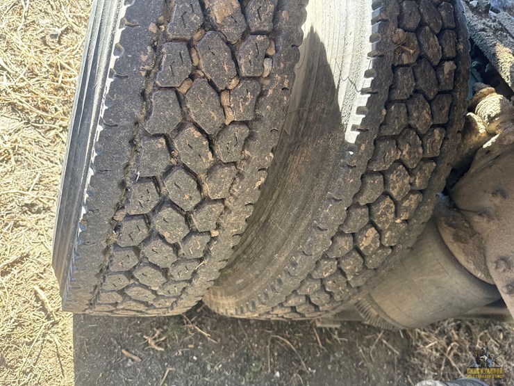 2007-volvo-vnl-semi-truck-image-16